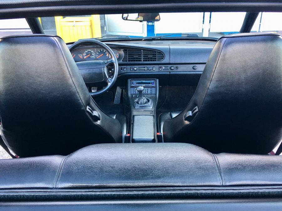 Интерьер Porsche 944 S2 Red Pearl 1990 года  (фото 64 из 86)